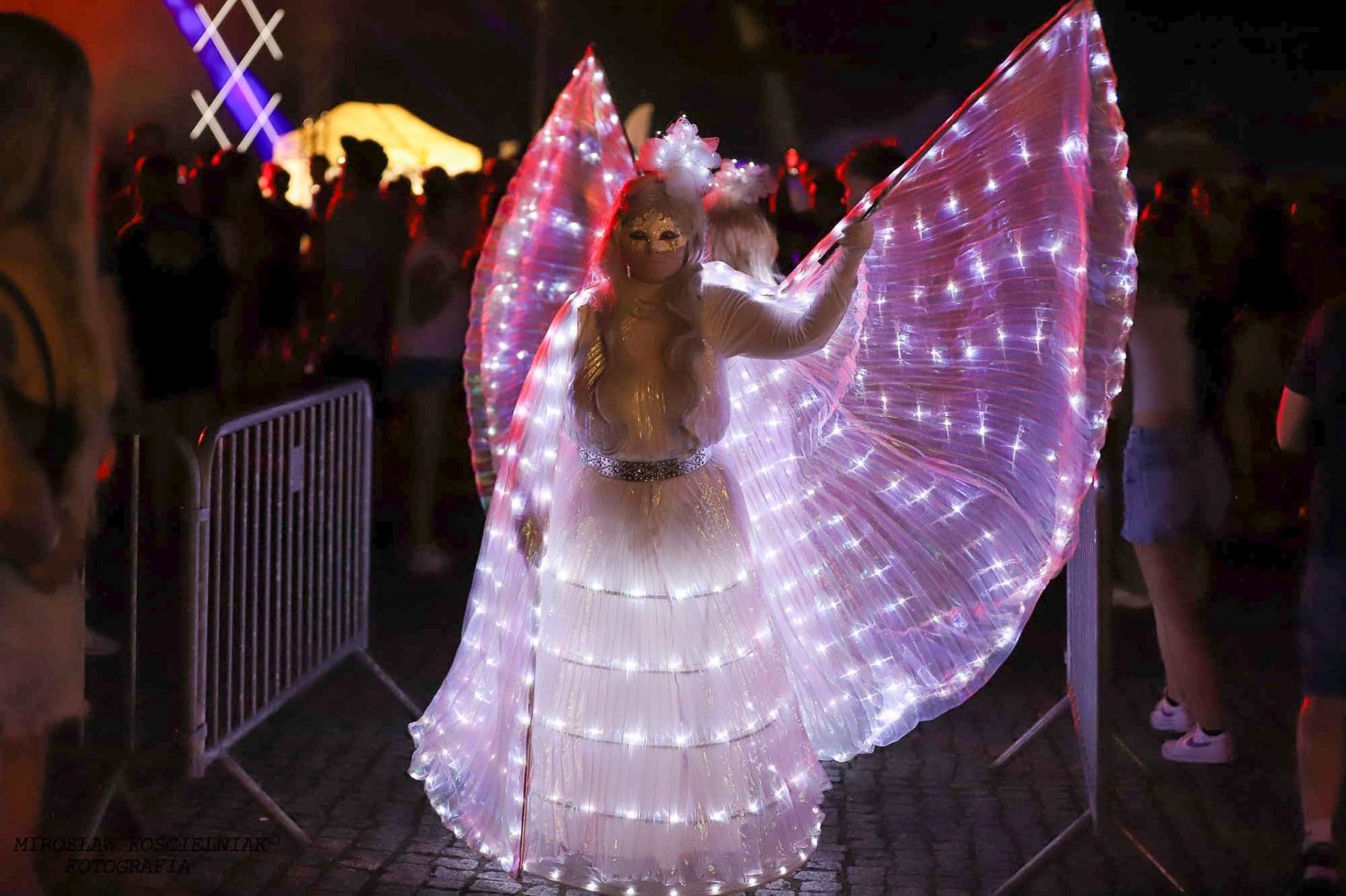 Zdjęcie w galerii na portalu naszraciborz.pl: Full Moon 2024. Tak bawiono się na zamkowym dziedzińcu wiadomości z regionu