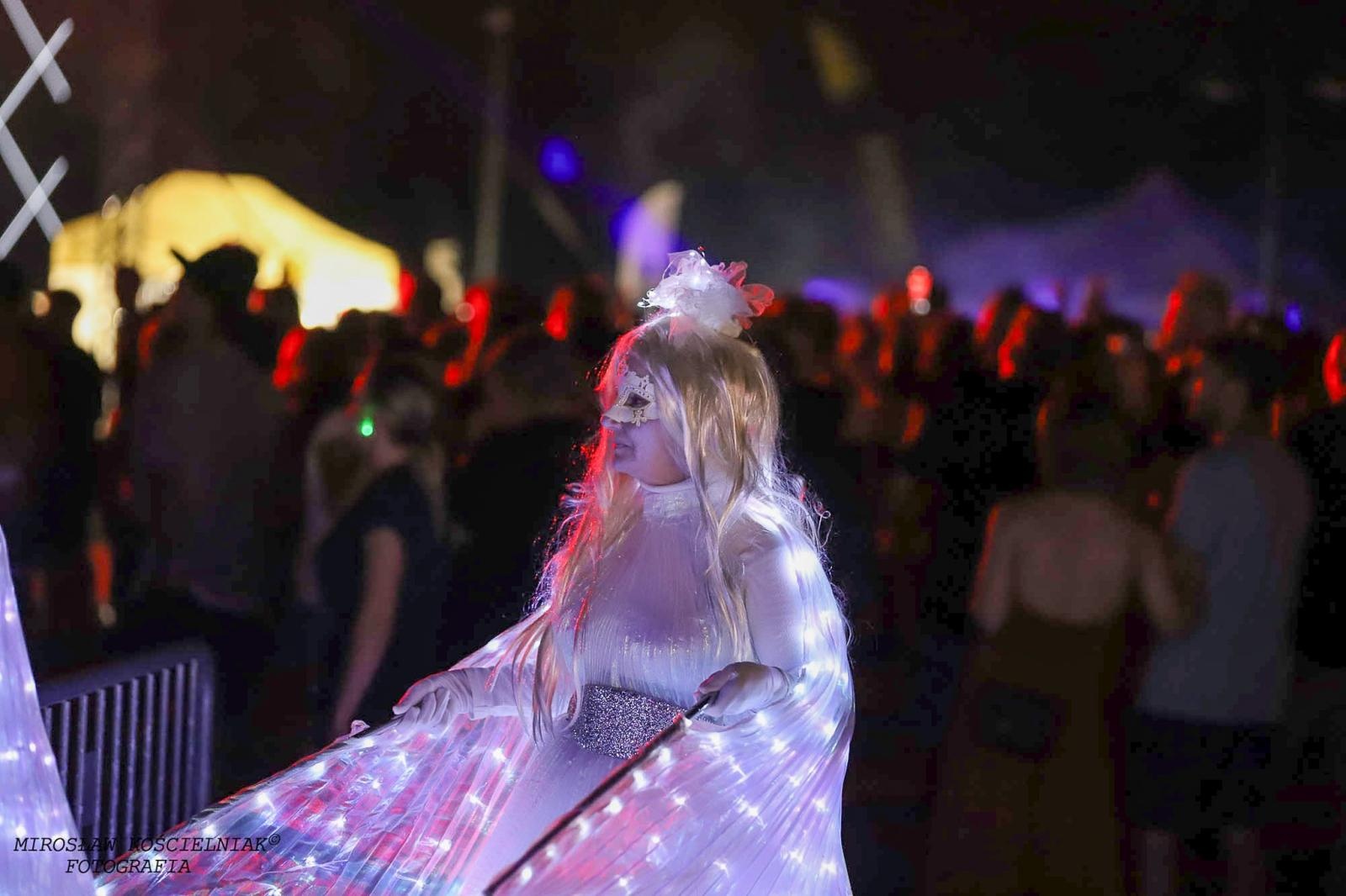 Zdjęcie w galerii na portalu naszraciborz.pl: Full Moon 2024. Tak bawiono się na zamkowym dziedzińcu wiadomości z regionu