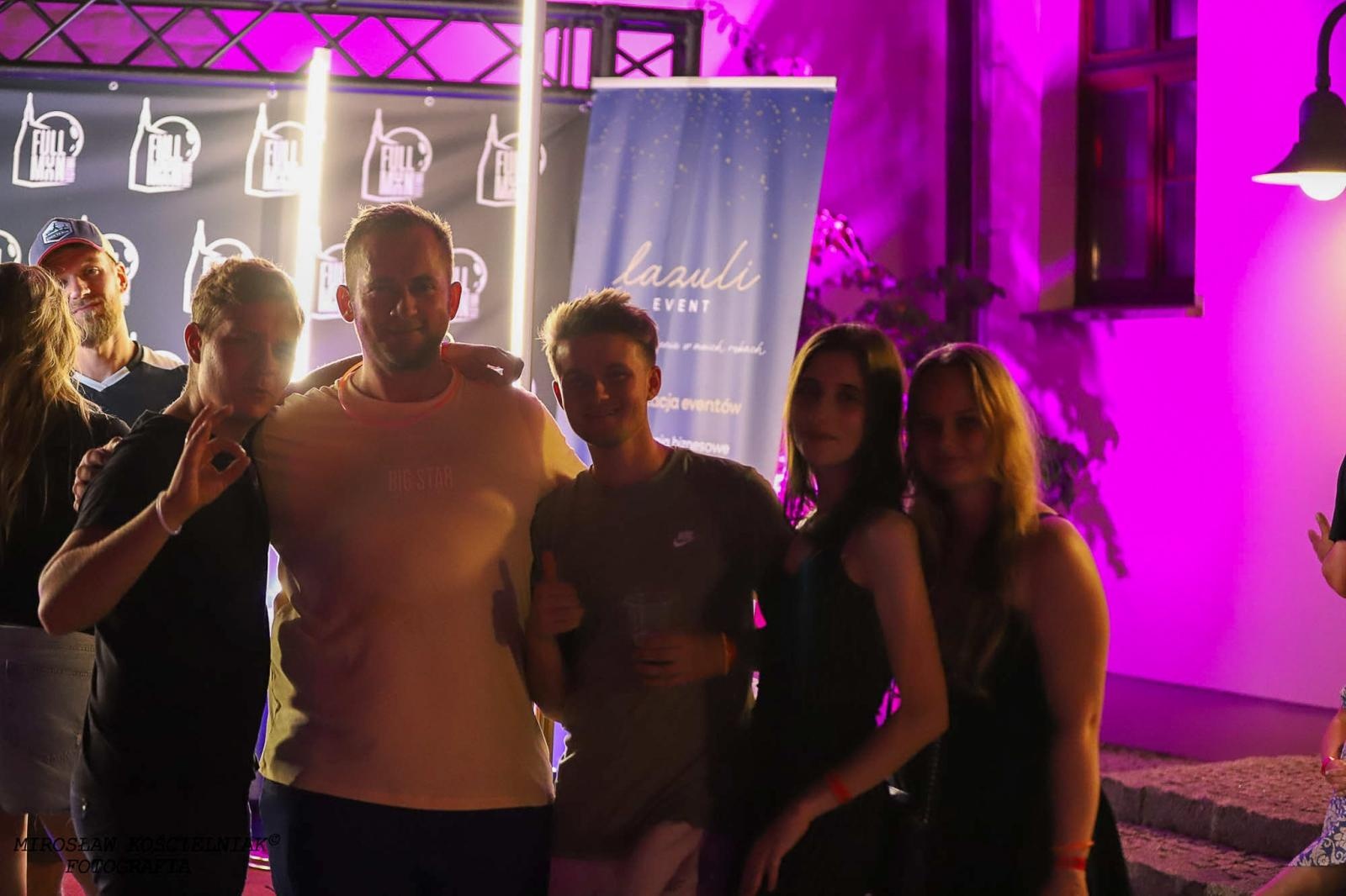 Zdjęcie w galerii na portalu naszraciborz.pl: Full Moon 2024. Tak bawiono się na zamkowym dziedzińcu wiadomości z regionu