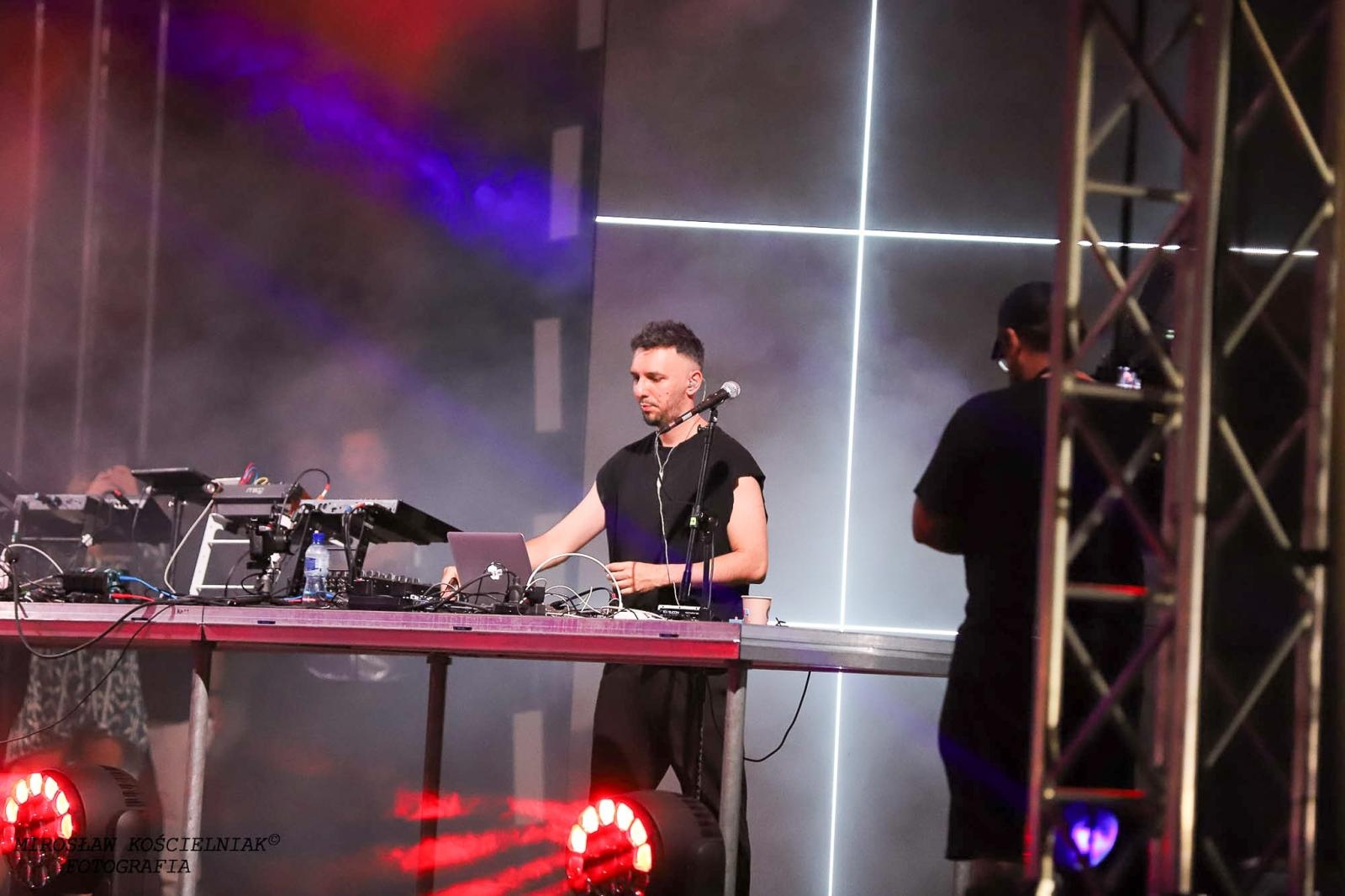 Zdjęcie w galerii na portalu naszraciborz.pl: Full Moon 2024. Tak bawiono się na zamkowym dziedzińcu wiadomości z regionu