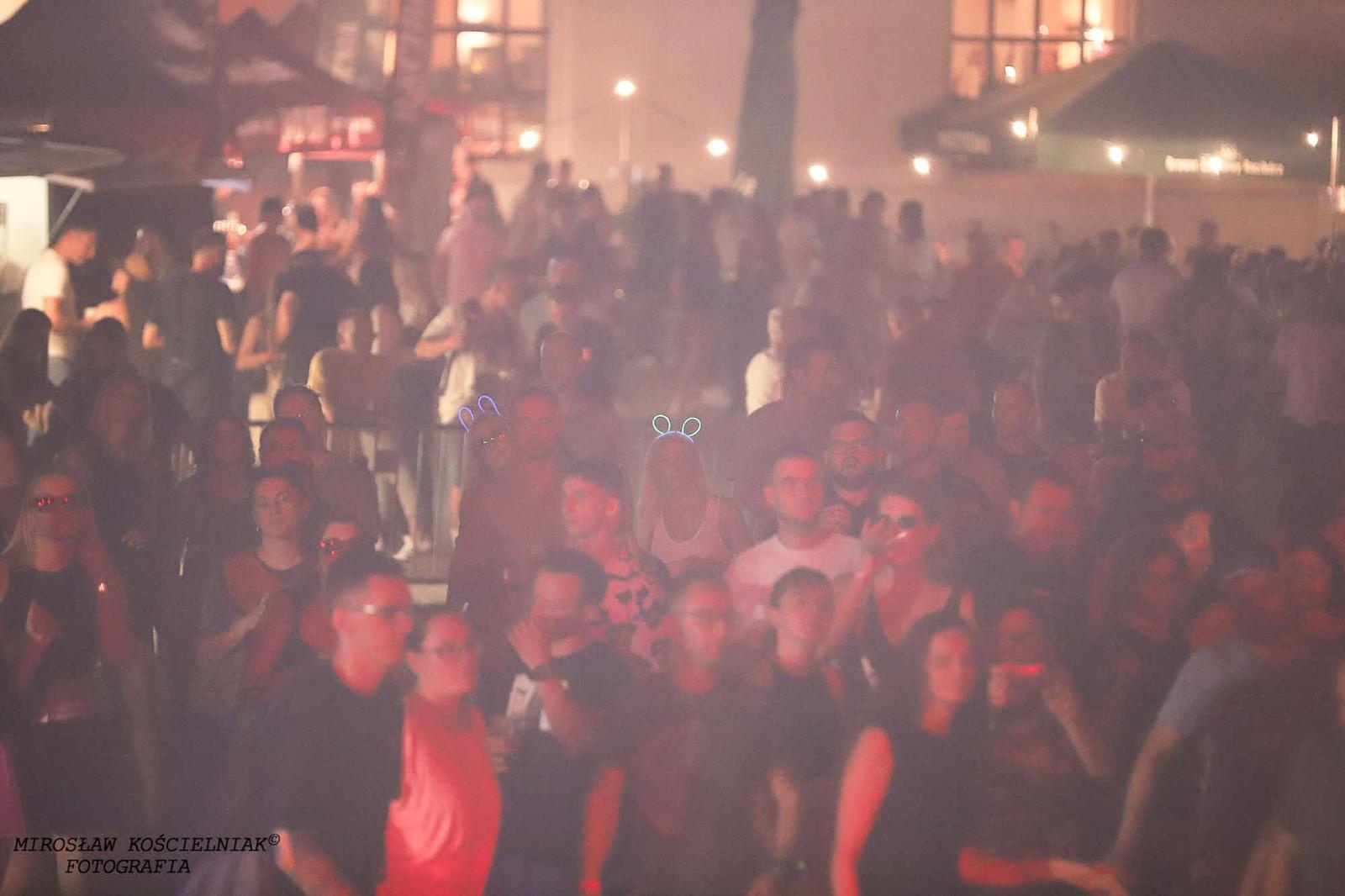 Zdjęcie w galerii na portalu naszraciborz.pl: Full Moon 2024. Tak bawiono się na zamkowym dziedzińcu wiadomości z regionu