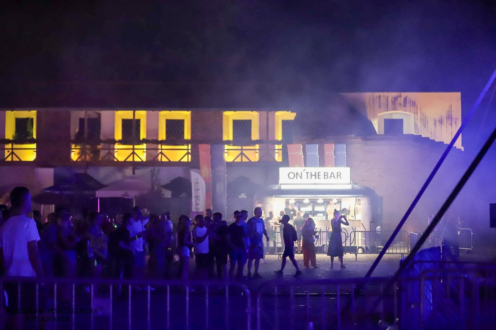 Zdjęcie w galerii na portalu naszraciborz.pl: Full Moon 2024. Tak bawiono się na zamkowym dziedzińcu wiadomości z regionu