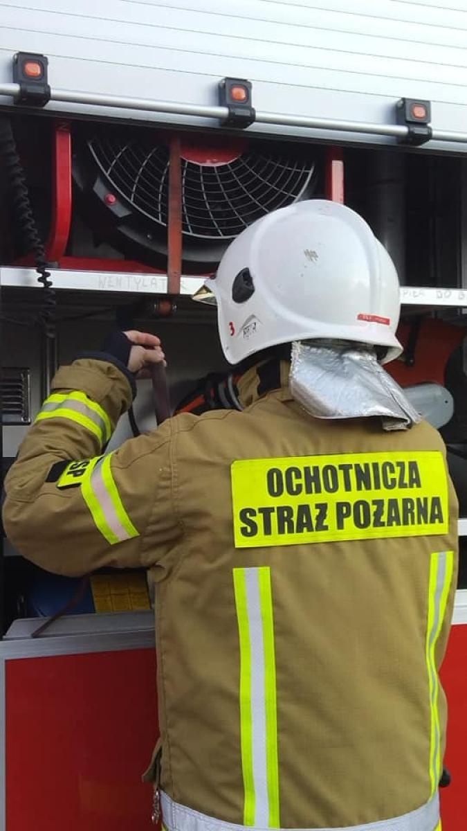 Zdjęcie w galerii na portalu naszraciborz.pl: Raport 998. Konary, owady, przewrócone ogrodzenie. Niedziela strażaków [FOTO] wiadomości z regionu