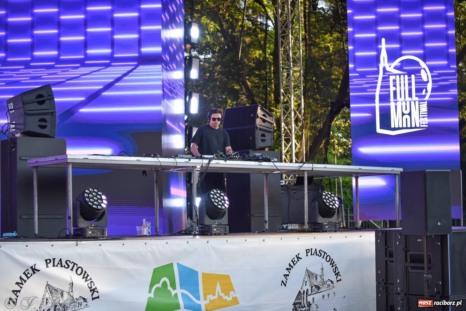 Zdjęcie w galerii na portalu naszraciborz.pl: Full Moon na Zamku Piastowskim w Raciborzu - dzień trzeci wiadomości z regionu