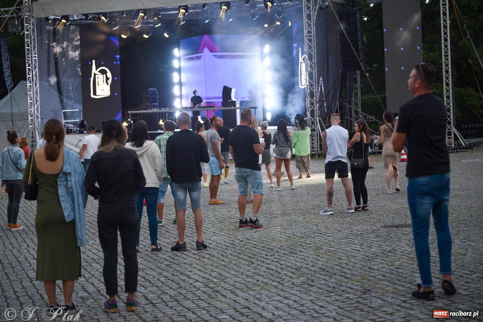 Zdjęcie w galerii na portalu naszraciborz.pl: Full Moon na Zamku Piastowskim w Raciborzu - dzień trzeci wiadomości z regionu