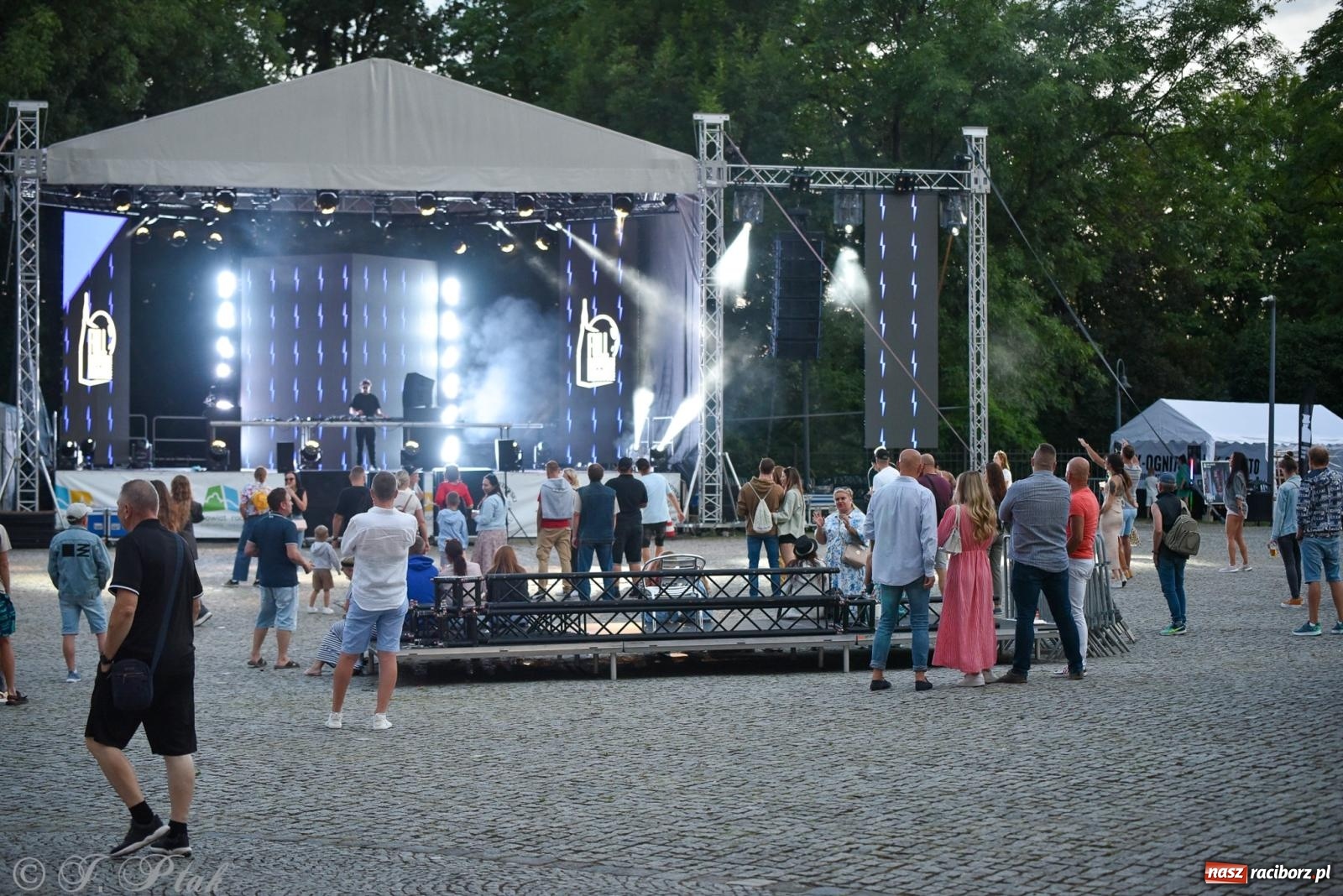 Zdjęcie w galerii na portalu naszraciborz.pl: Full Moon na Zamku Piastowskim w Raciborzu - dzień trzeci wiadomości z regionu