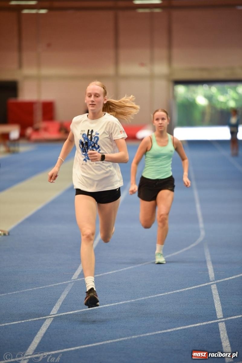 Zdjęcie w galerii na portalu naszraciborz.pl: W ZSOMS pożegnano raciborskich olimpijczyków. Mocno trzymamy kciuki! wiadomości z regionu