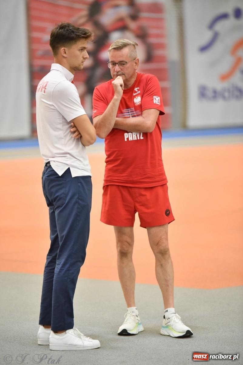 Zdjęcie w galerii na portalu naszraciborz.pl: W ZSOMS pożegnano raciborskich olimpijczyków. Mocno trzymamy kciuki! wiadomości z regionu