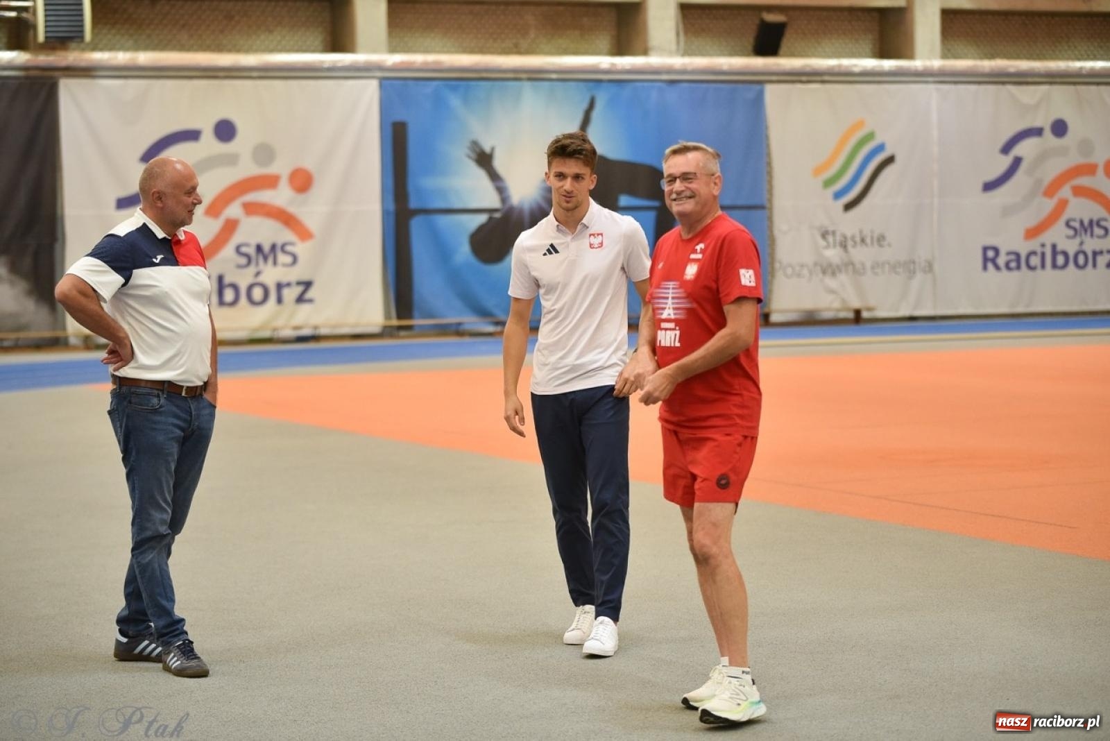 Zdjęcie w galerii na portalu naszraciborz.pl: W ZSOMS pożegnano raciborskich olimpijczyków. Mocno trzymamy kciuki! wiadomości z regionu