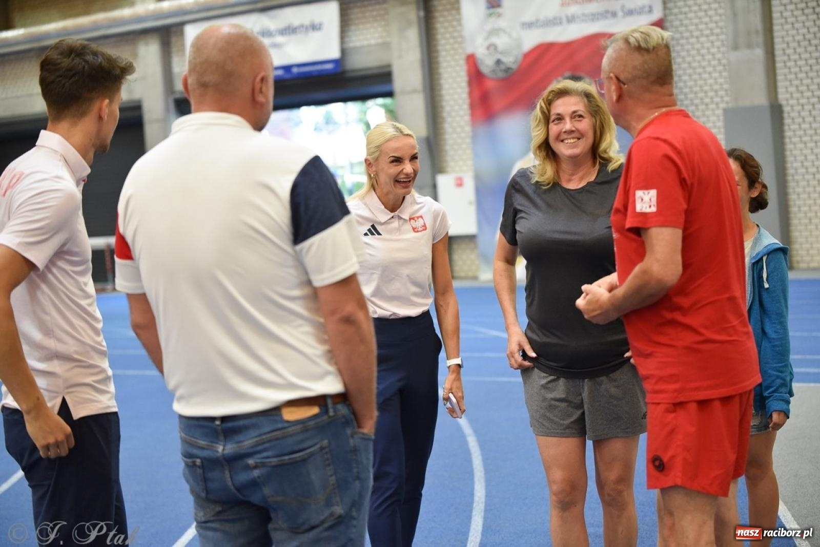 Zdjęcie w galerii na portalu naszraciborz.pl: W ZSOMS pożegnano raciborskich olimpijczyków. Mocno trzymamy kciuki! wiadomości z regionu