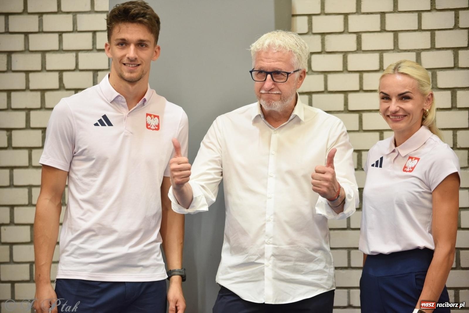 Zdjęcie w galerii na portalu naszraciborz.pl: W ZSOMS pożegnano raciborskich olimpijczyków. Mocno trzymamy kciuki! wiadomości z regionu