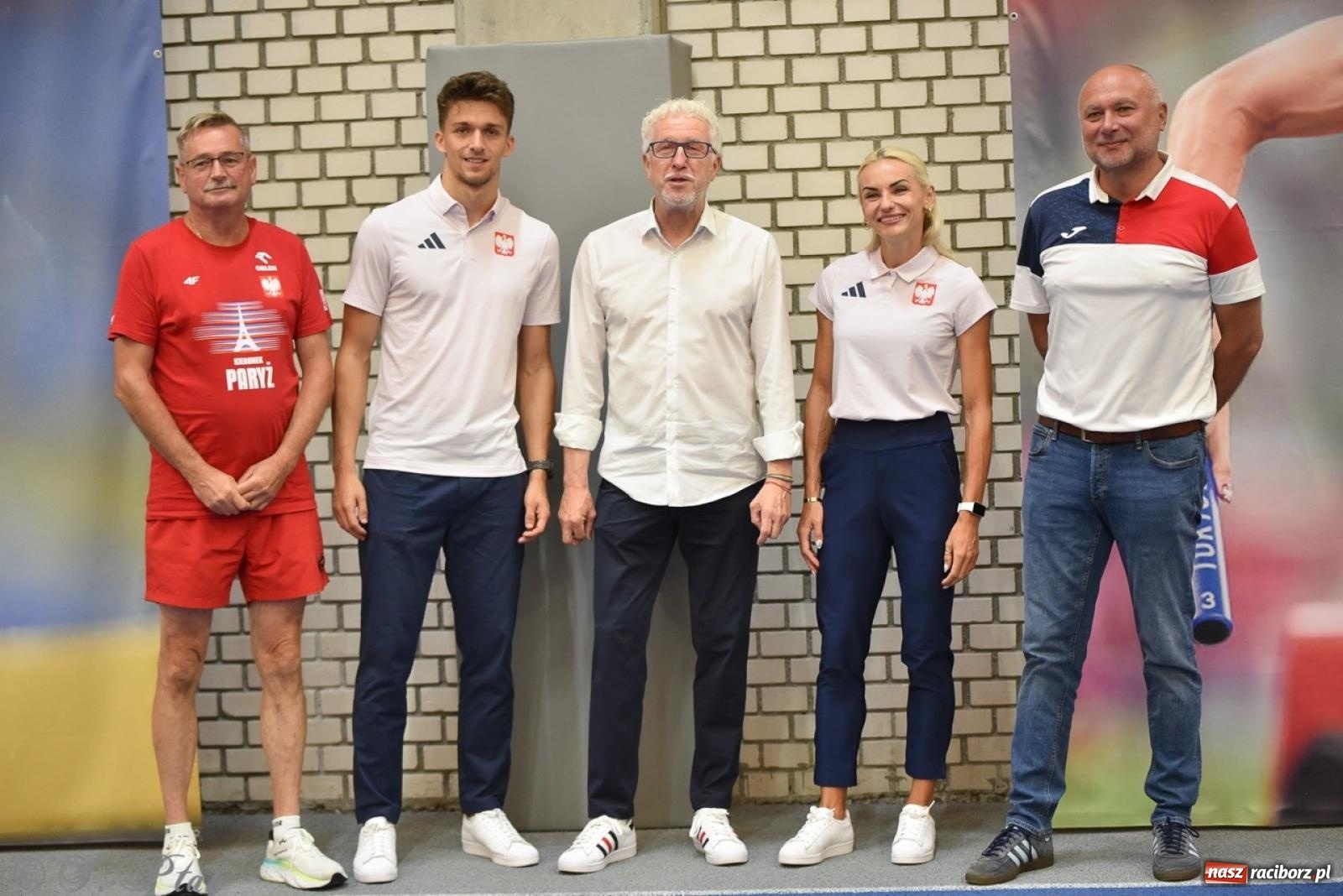 Zdjęcie w galerii na portalu naszraciborz.pl: W ZSOMS pożegnano raciborskich olimpijczyków. Mocno trzymamy kciuki! wiadomości z regionu