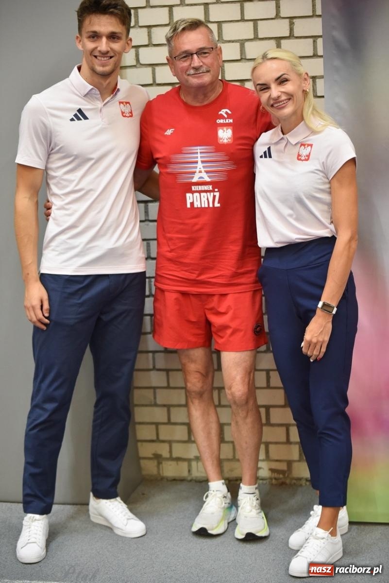 Zdjęcie w galerii na portalu naszraciborz.pl: W ZSOMS pożegnano raciborskich olimpijczyków. Mocno trzymamy kciuki! wiadomości z regionu