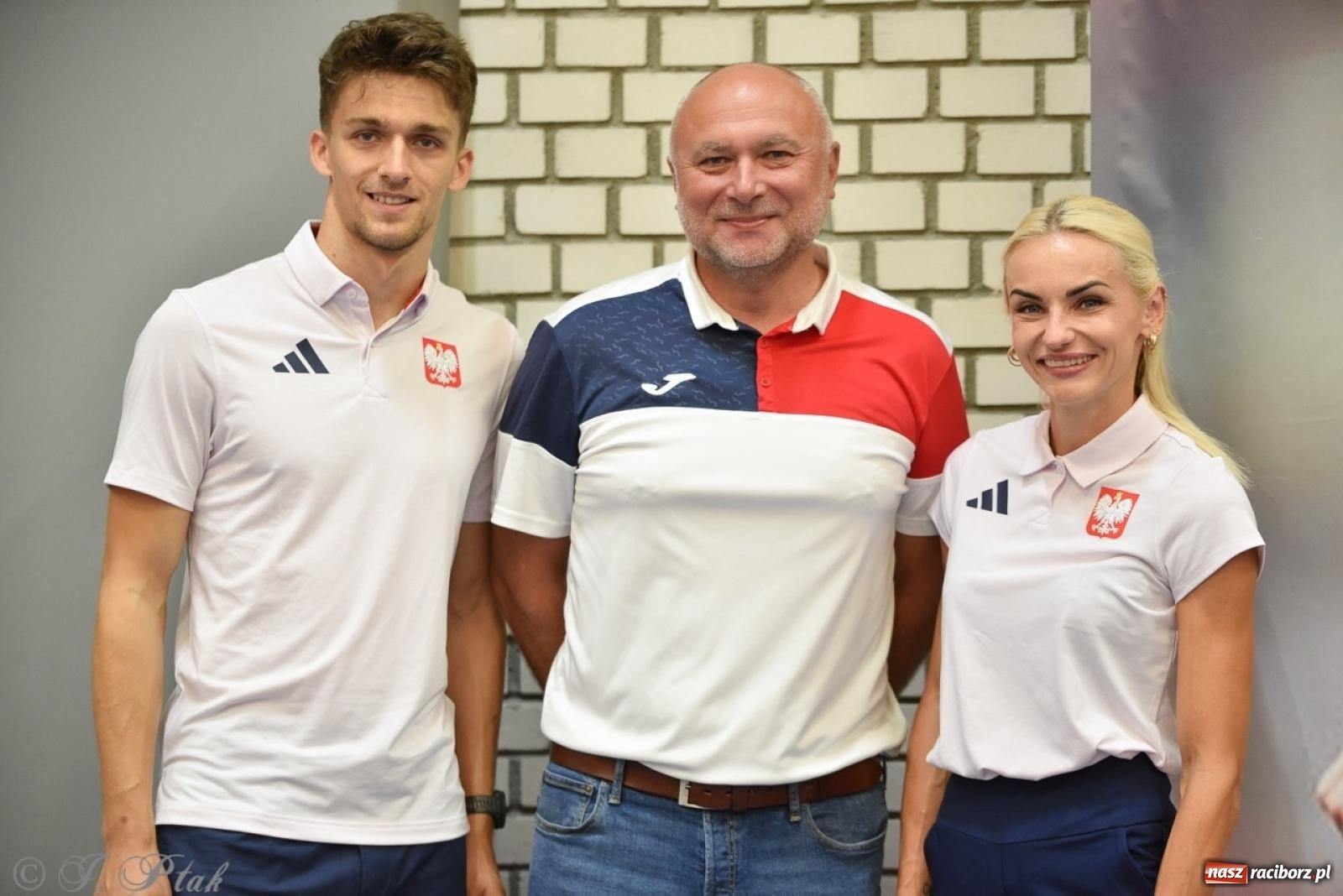 Zdjęcie w galerii na portalu naszraciborz.pl: W ZSOMS pożegnano raciborskich olimpijczyków. Mocno trzymamy kciuki! wiadomości z regionu