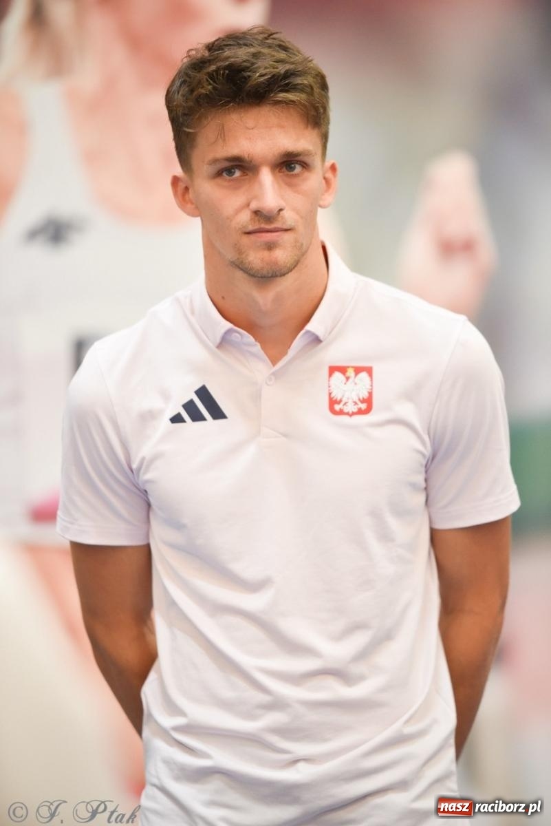 Zdjęcie w galerii na portalu naszraciborz.pl: W ZSOMS pożegnano raciborskich olimpijczyków. Mocno trzymamy kciuki! wiadomości z regionu