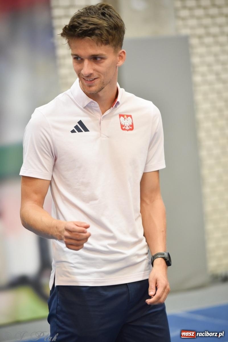 Zdjęcie w galerii na portalu naszraciborz.pl: W ZSOMS pożegnano raciborskich olimpijczyków. Mocno trzymamy kciuki! wiadomości z regionu