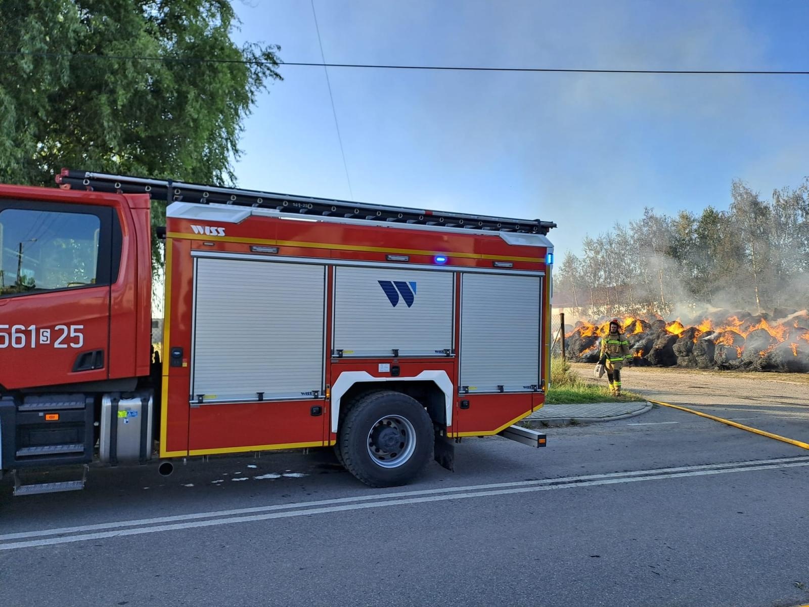 Zdjęcie w galerii na portalu naszraciborz.pl: Ogromny pożar przy Dworcowej w Krzyżanowicach [FOTO i WIDEO] wiadomości z regionu