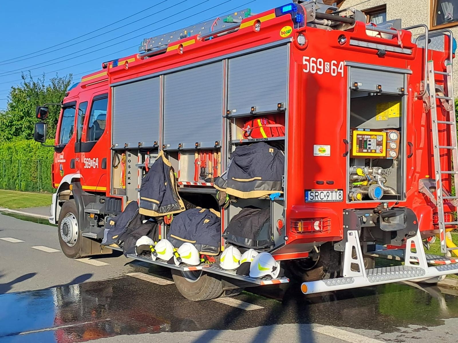 Zdjęcie w galerii na portalu naszraciborz.pl: Ogromny pożar przy Dworcowej w Krzyżanowicach [FOTO i WIDEO] wiadomości z regionu