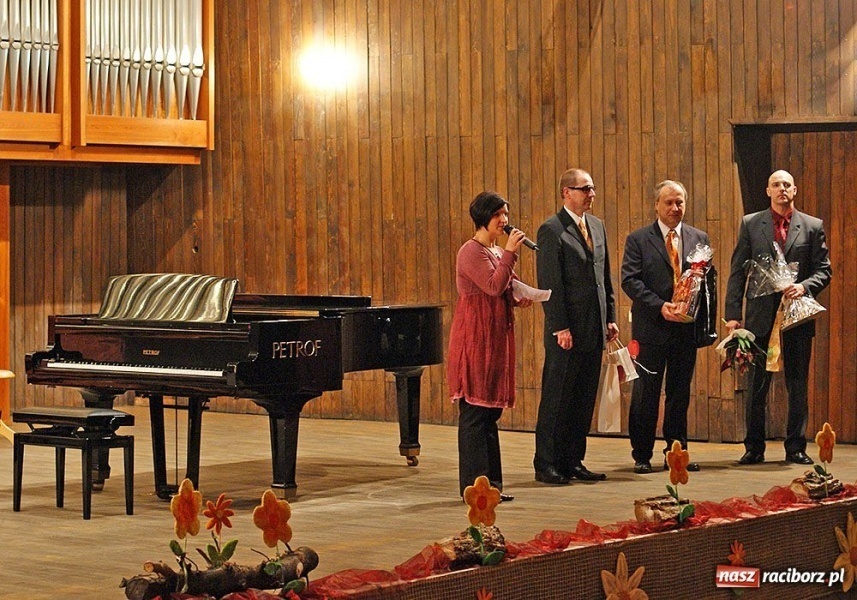 Zdjęcie w galerii na portalu naszraciborz.pl: Wiosnę przywitali muzyką wiadomości z regionu