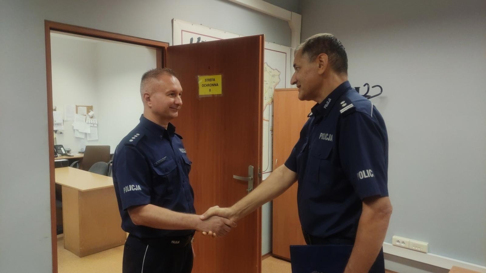 Zdjęcie w galerii na portalu naszraciborz.pl: Raciborzanin komendantem policji w Kietrzu wiadomości z regionu