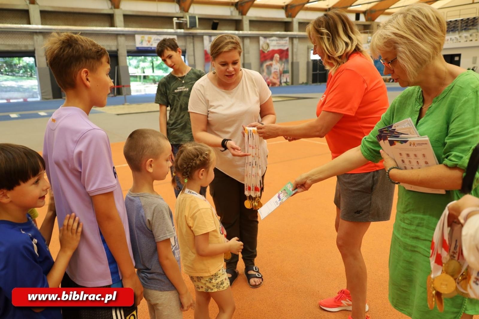 Zdjęcie w galerii na portalu naszraciborz.pl: 32 złote medale dla…raciborskiej biblioteki wiadomości z regionu