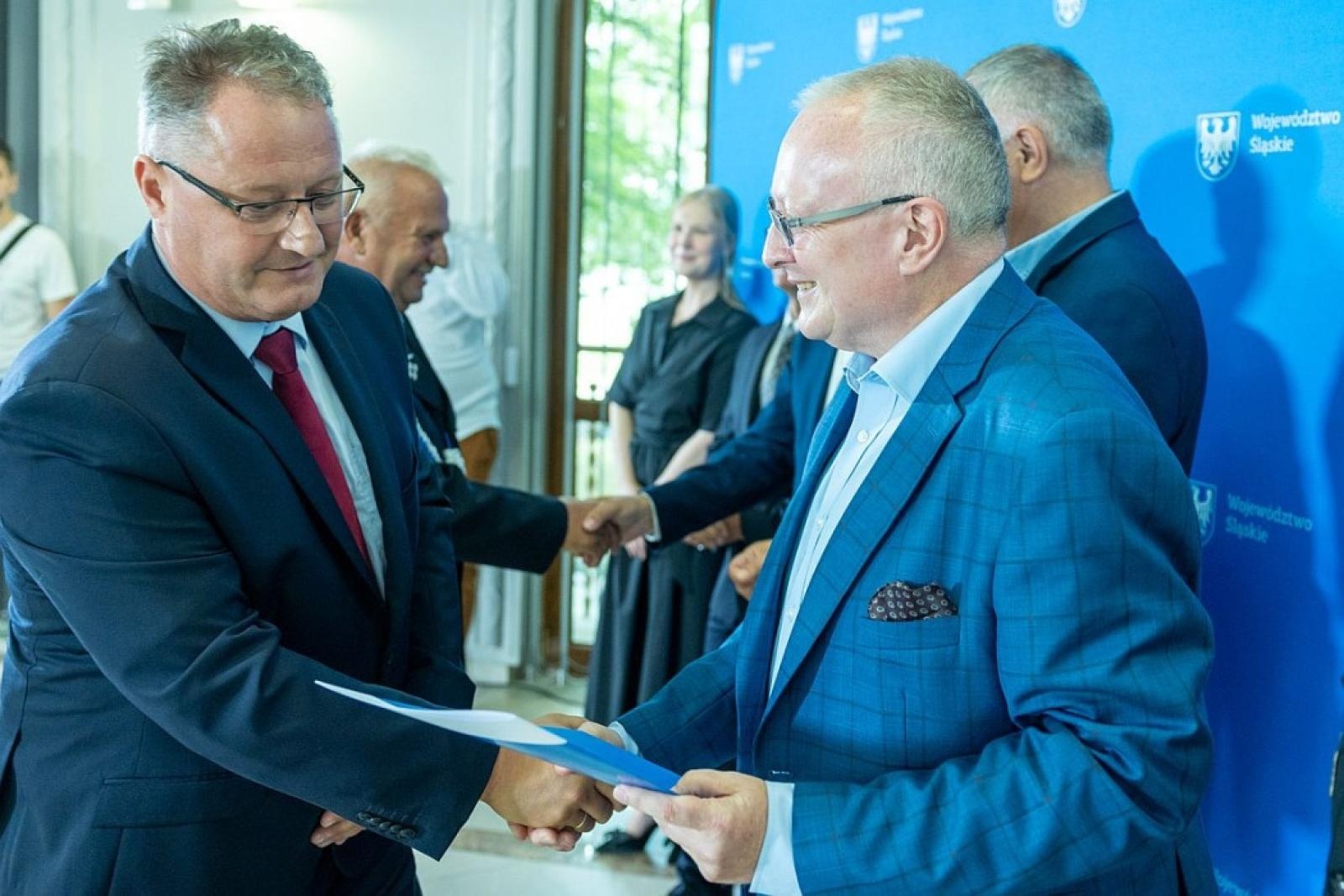 Zdjęcie w galerii na portalu naszraciborz.pl: OSP Żerdziny i Pogrzebień z dotacją wojewódzką wiadomości z regionu