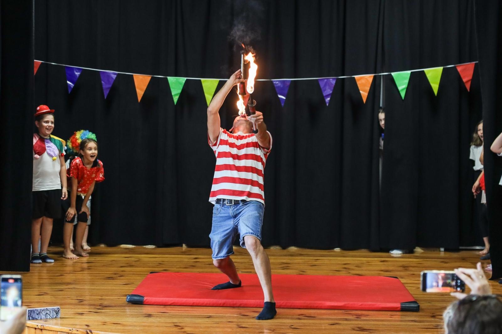 Zdjęcie w galerii na portalu naszraciborz.pl: Niemożliwe warsztaty CYRKOWE w Strzesze wiadomości z regionu