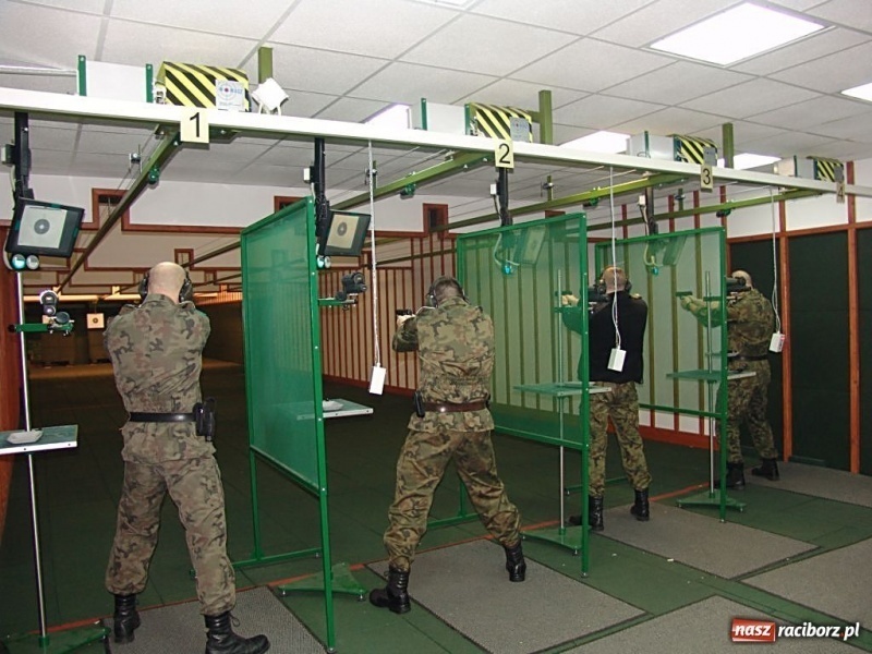 Zdjęcie w galerii na portalu naszraciborz.pl: Strzelanie na 20. urodziny wiadomości z regionu