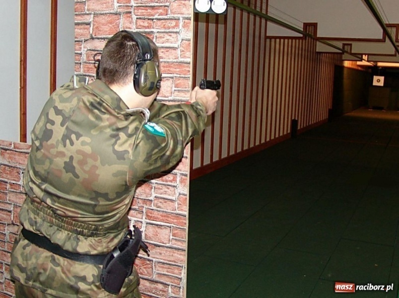 Zdjęcie w galerii na portalu naszraciborz.pl: Strzelanie na 20. urodziny wiadomości z regionu