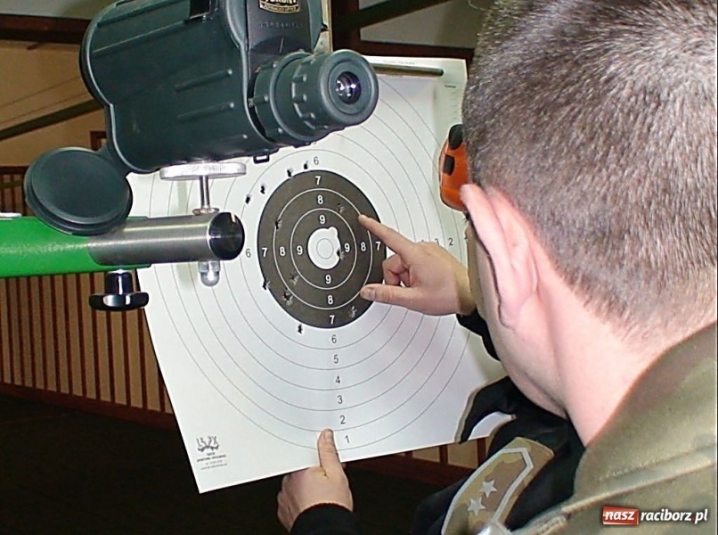 Zdjęcie w galerii na portalu naszraciborz.pl: Strzelanie na 20. urodziny wiadomości z regionu