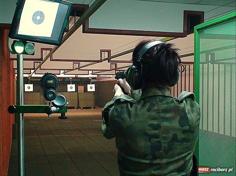 Zdjęcie w galerii na portalu naszraciborz.pl: Strzelanie na 20. urodziny wiadomości z regionu