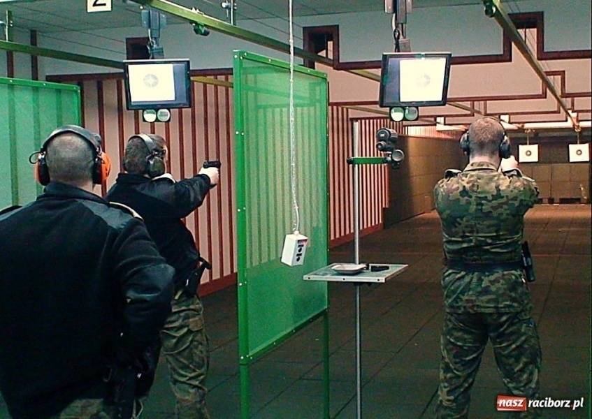 Zdjęcie w galerii na portalu naszraciborz.pl: Strzelanie na 20. urodziny wiadomości z regionu