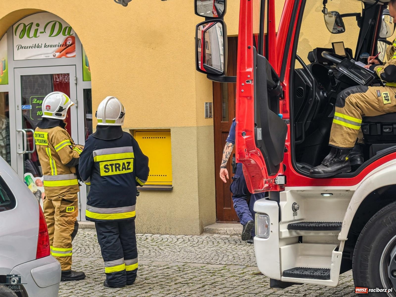 Zdjęcie w galerii na portalu naszraciborz.pl: Strażacka akcja przy Bankowej. Przyczyną zadymienie wiadomości z regionu