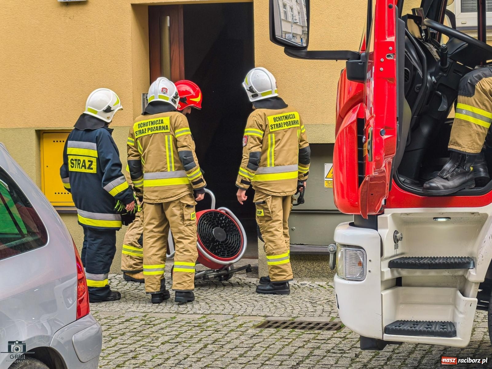 Zdjęcie w galerii na portalu naszraciborz.pl: Strażacka akcja przy Bankowej. Przyczyną zadymienie wiadomości z regionu