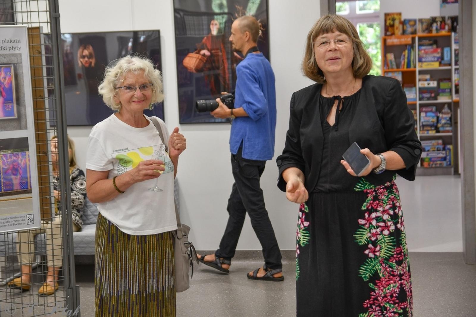 Zdjęcie w galerii na portalu naszraciborz.pl: Dyplomy 2024: fotografia artystyczna. Nowa wystawa w raciborskiej bibliotece wiadomości z regionu