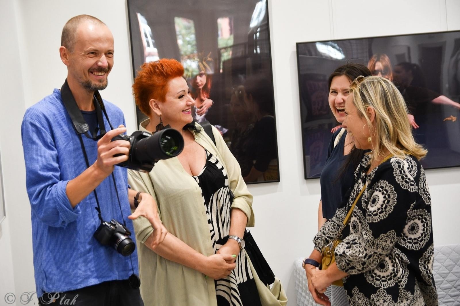 Zdjęcie w galerii na portalu naszraciborz.pl: Dyplomy 2024: fotografia artystyczna. Nowa wystawa w raciborskiej bibliotece wiadomości z regionu