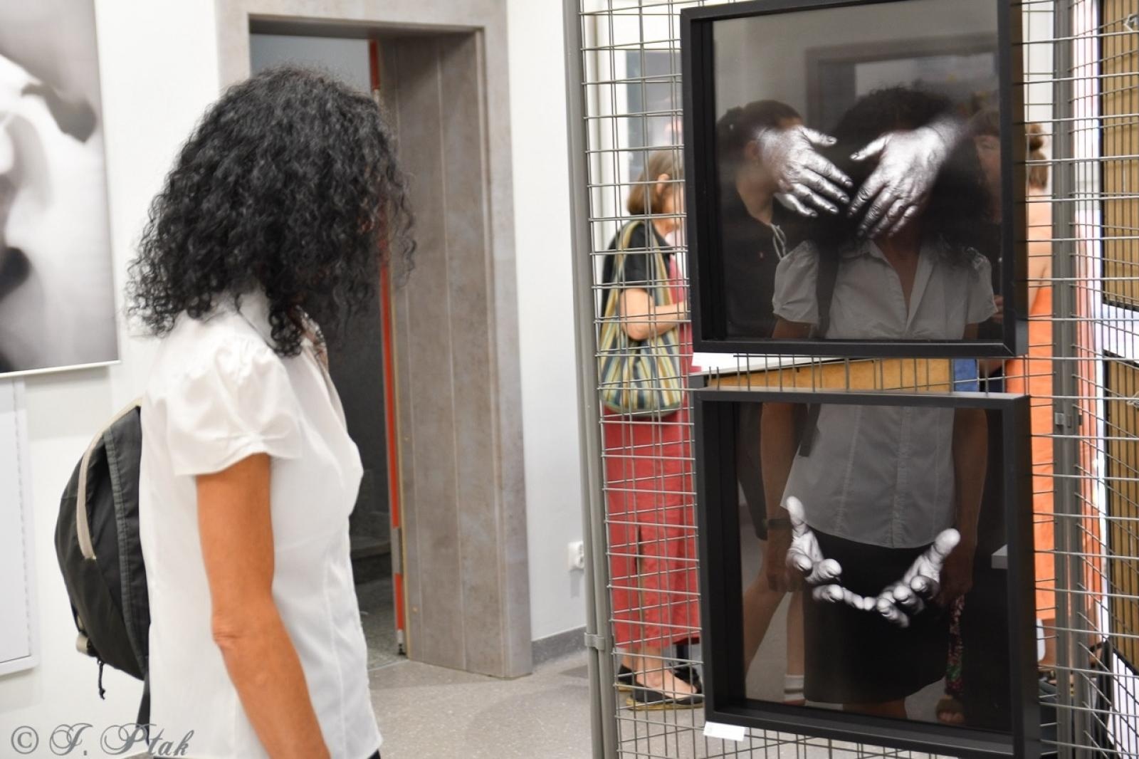 Zdjęcie w galerii na portalu naszraciborz.pl: Dyplomy 2024: fotografia artystyczna. Nowa wystawa w raciborskiej bibliotece wiadomości z regionu