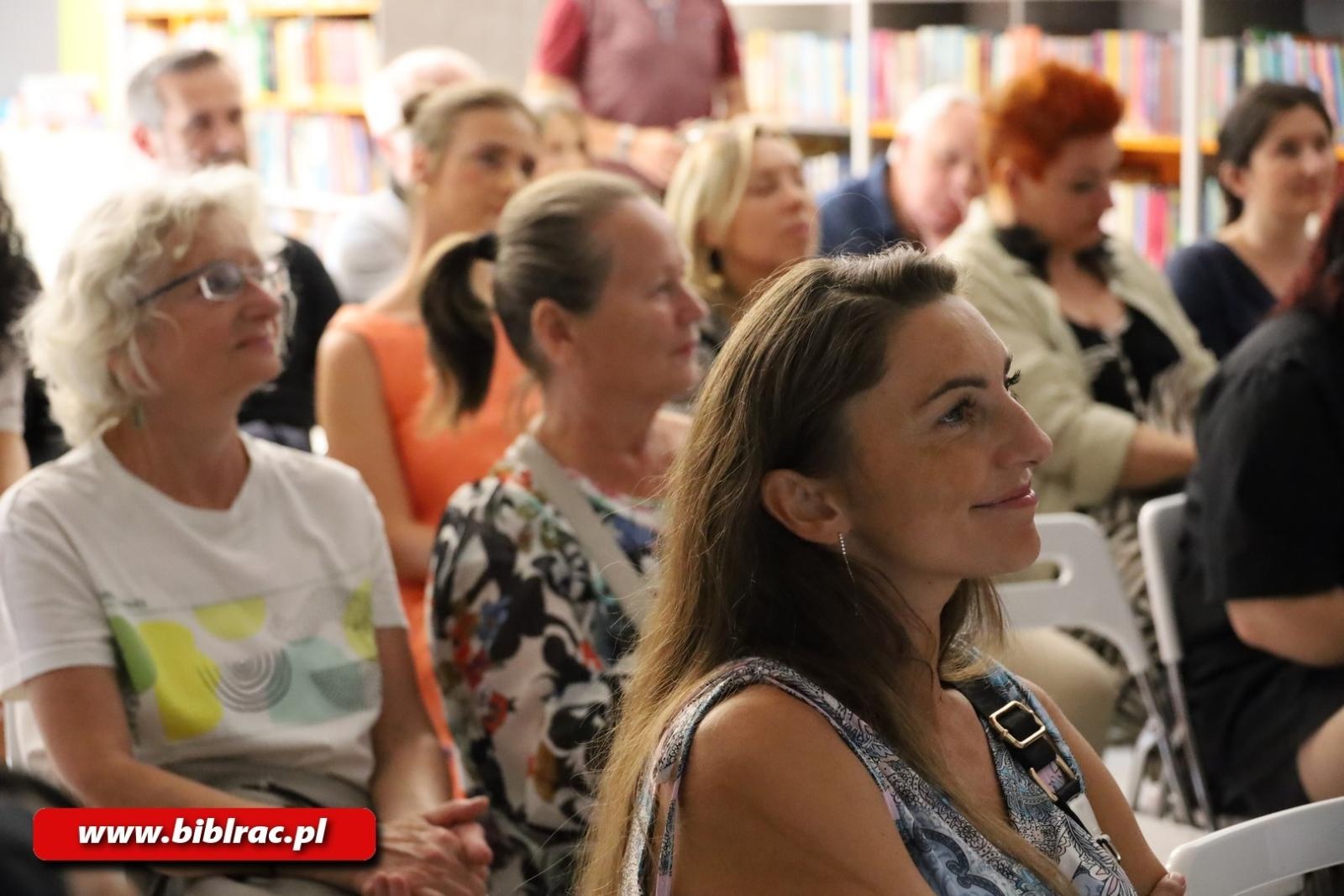 Zdjęcie w galerii na portalu naszraciborz.pl: Dyplomy 2024: fotografia artystyczna. Nowa wystawa w raciborskiej bibliotece wiadomości z regionu