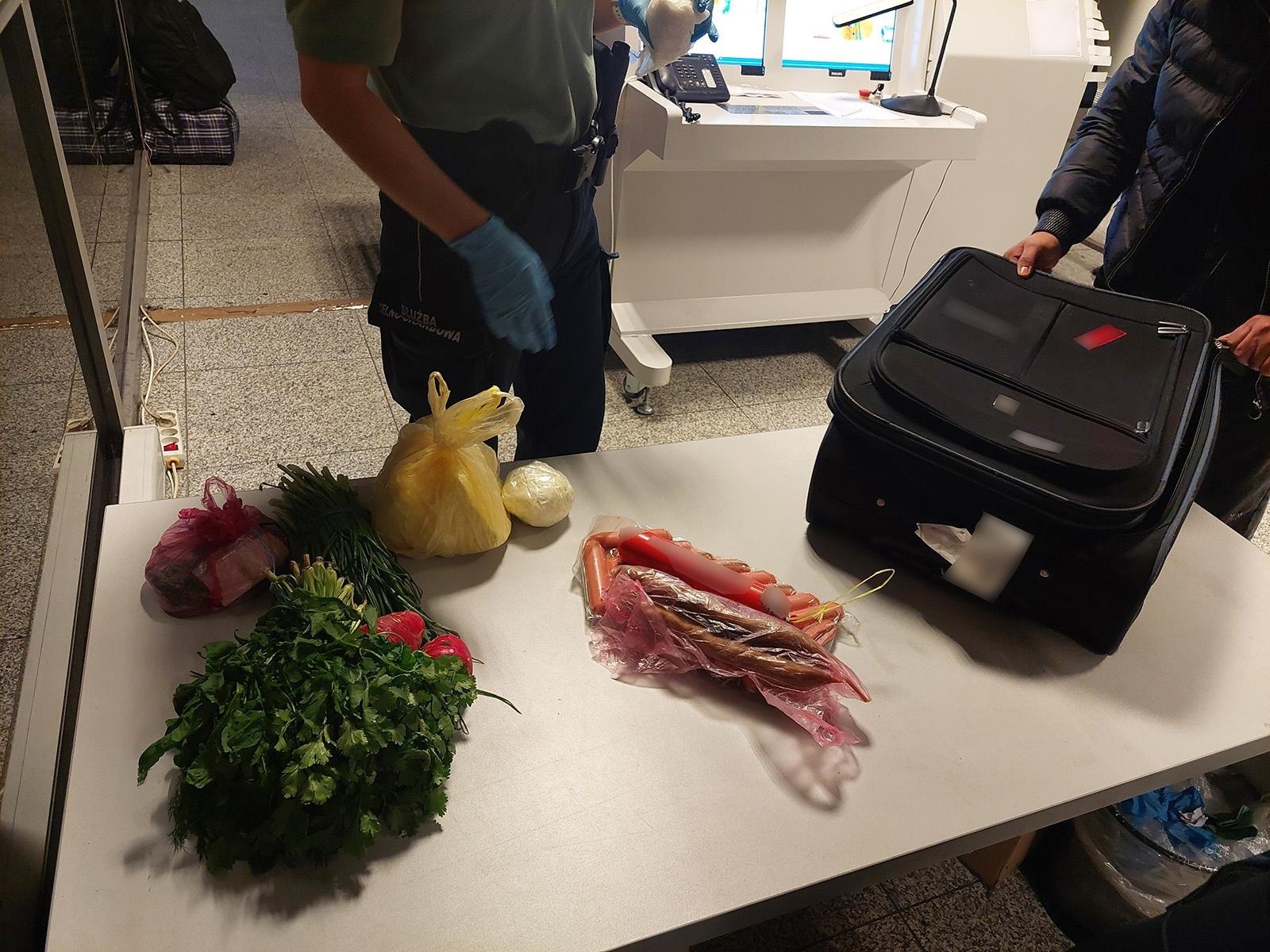 Zdjęcie w galerii na portalu naszraciborz.pl: Śląska KAS rekwiruje żywność i wypisuje wysokie mandaty wiadomości z regionu