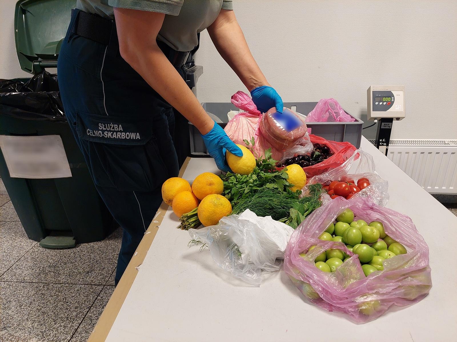 Zdjęcie w galerii na portalu naszraciborz.pl: Śląska KAS rekwiruje żywność i wypisuje wysokie mandaty wiadomości z regionu