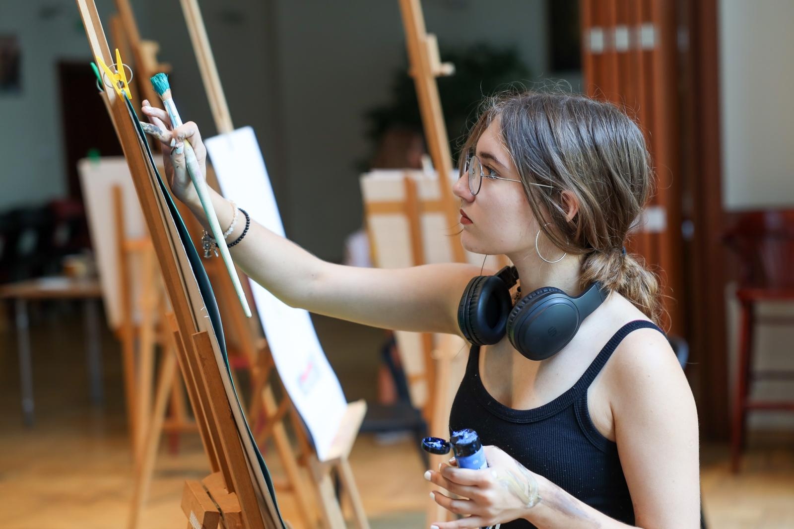 Zdjęcie w galerii na portalu naszraciborz.pl: Letnia pracownia malarstwa w RCK wiadomości z regionu