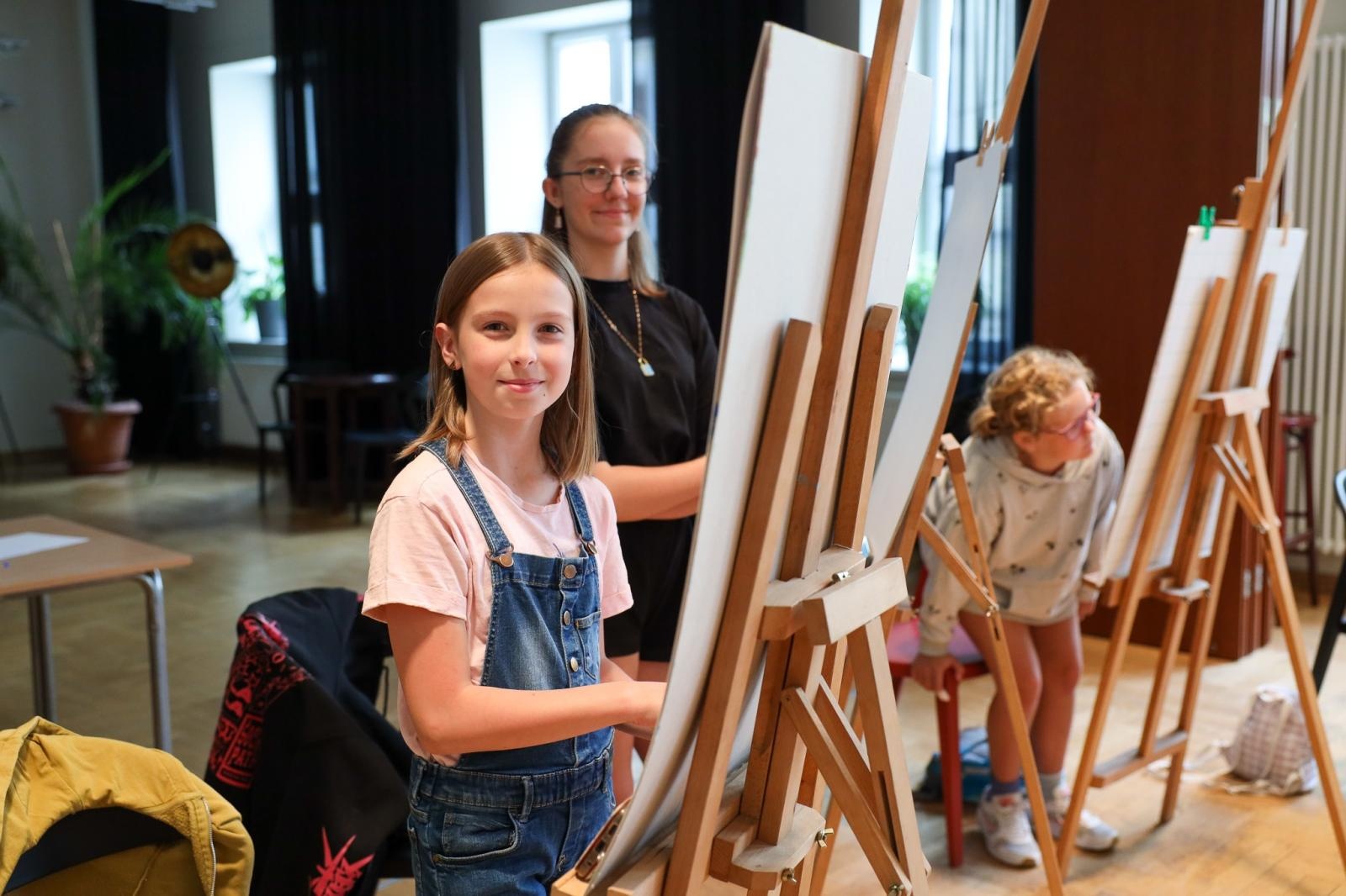 Zdjęcie w galerii na portalu naszraciborz.pl: Letnia pracownia malarstwa w RCK wiadomości z regionu