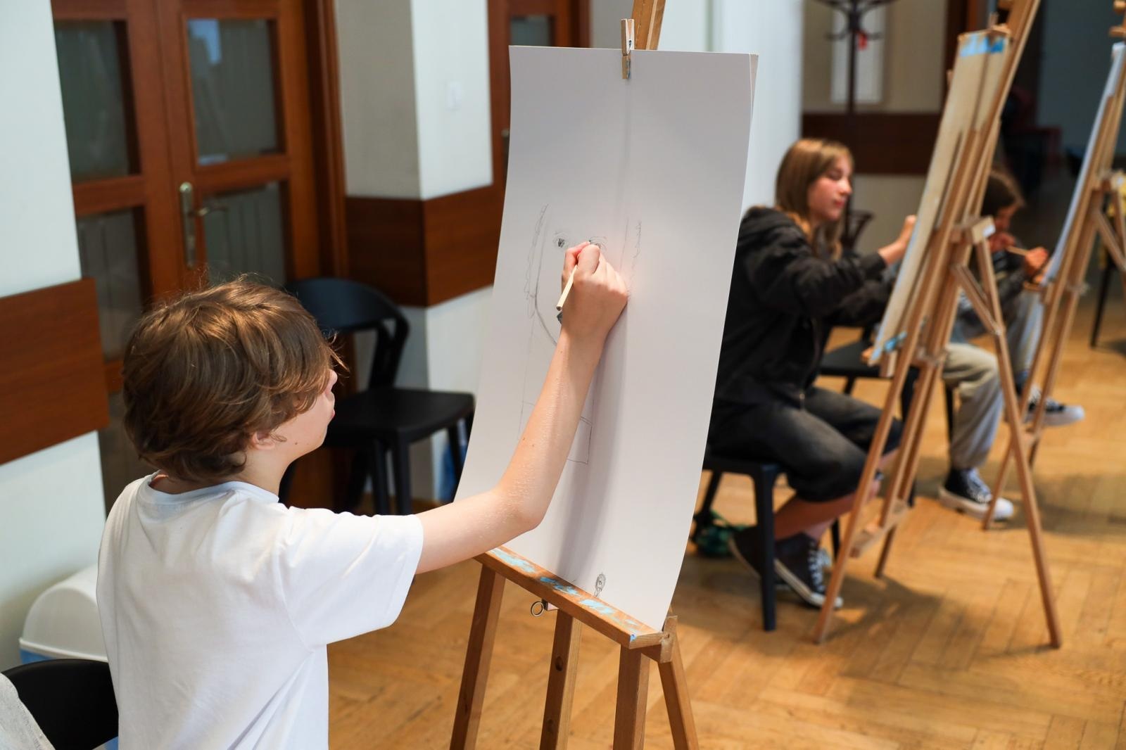 Zdjęcie w galerii na portalu naszraciborz.pl: Letnia pracownia malarstwa w RCK wiadomości z regionu