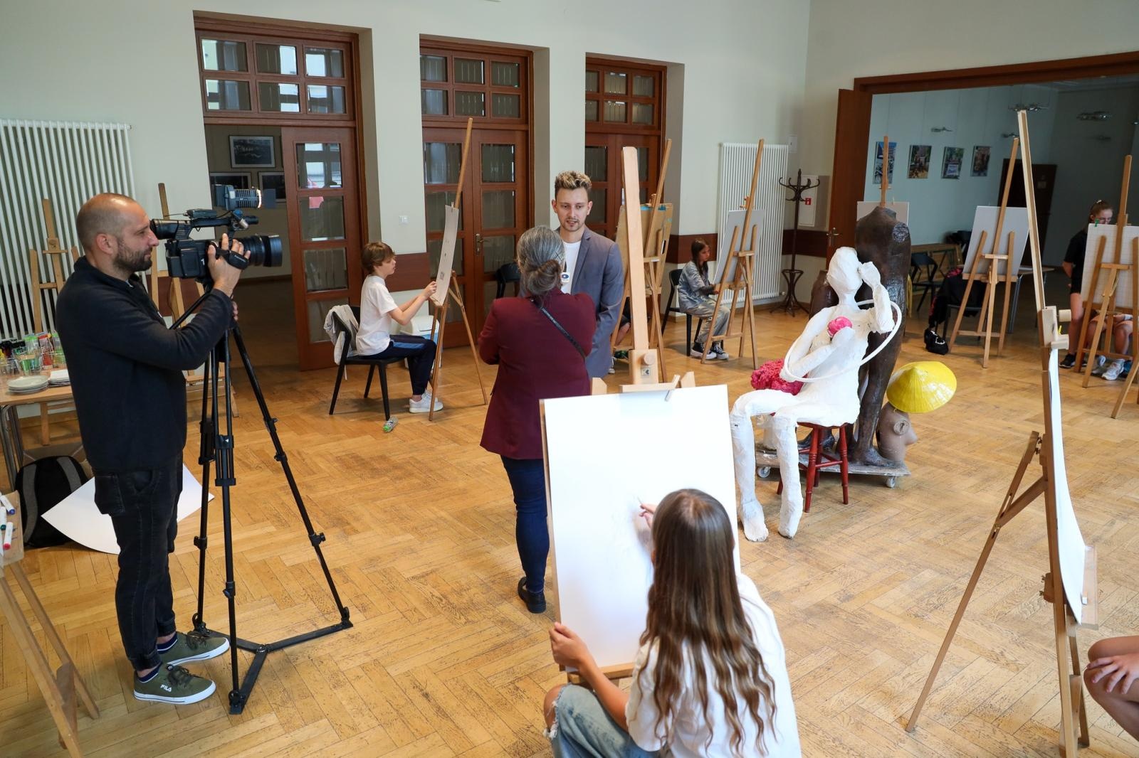 Zdjęcie w galerii na portalu naszraciborz.pl: Letnia pracownia malarstwa w RCK wiadomości z regionu