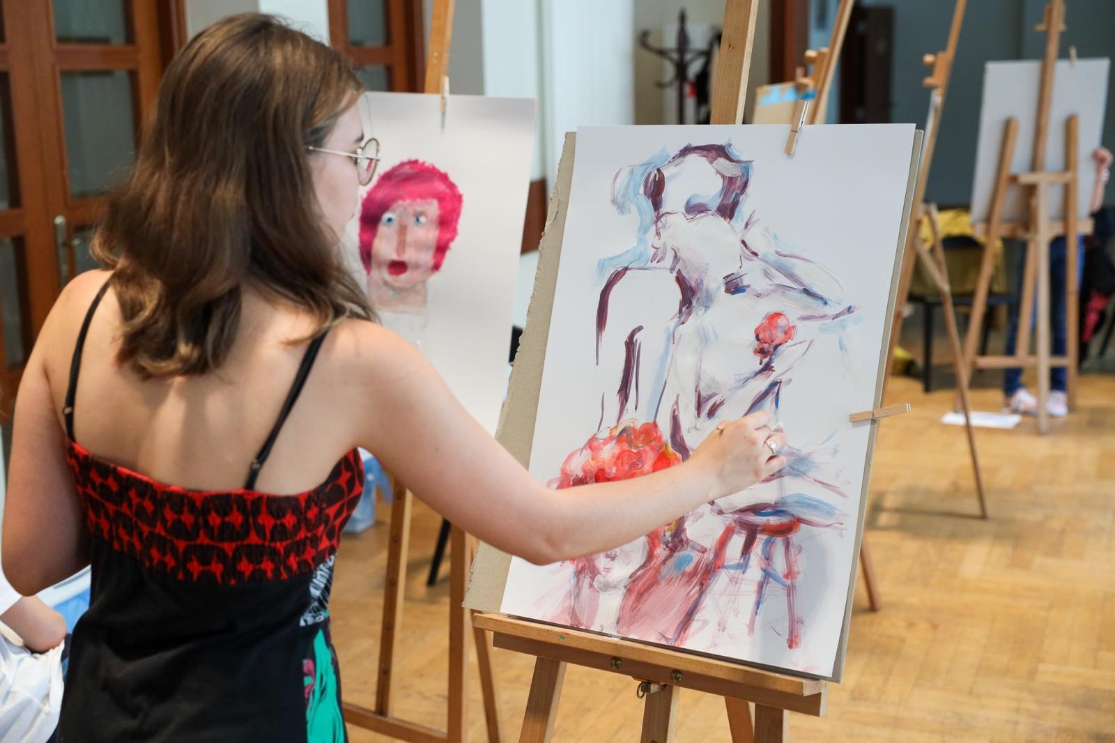 Zdjęcie w galerii na portalu naszraciborz.pl: Letnia pracownia malarstwa w RCK wiadomości z regionu