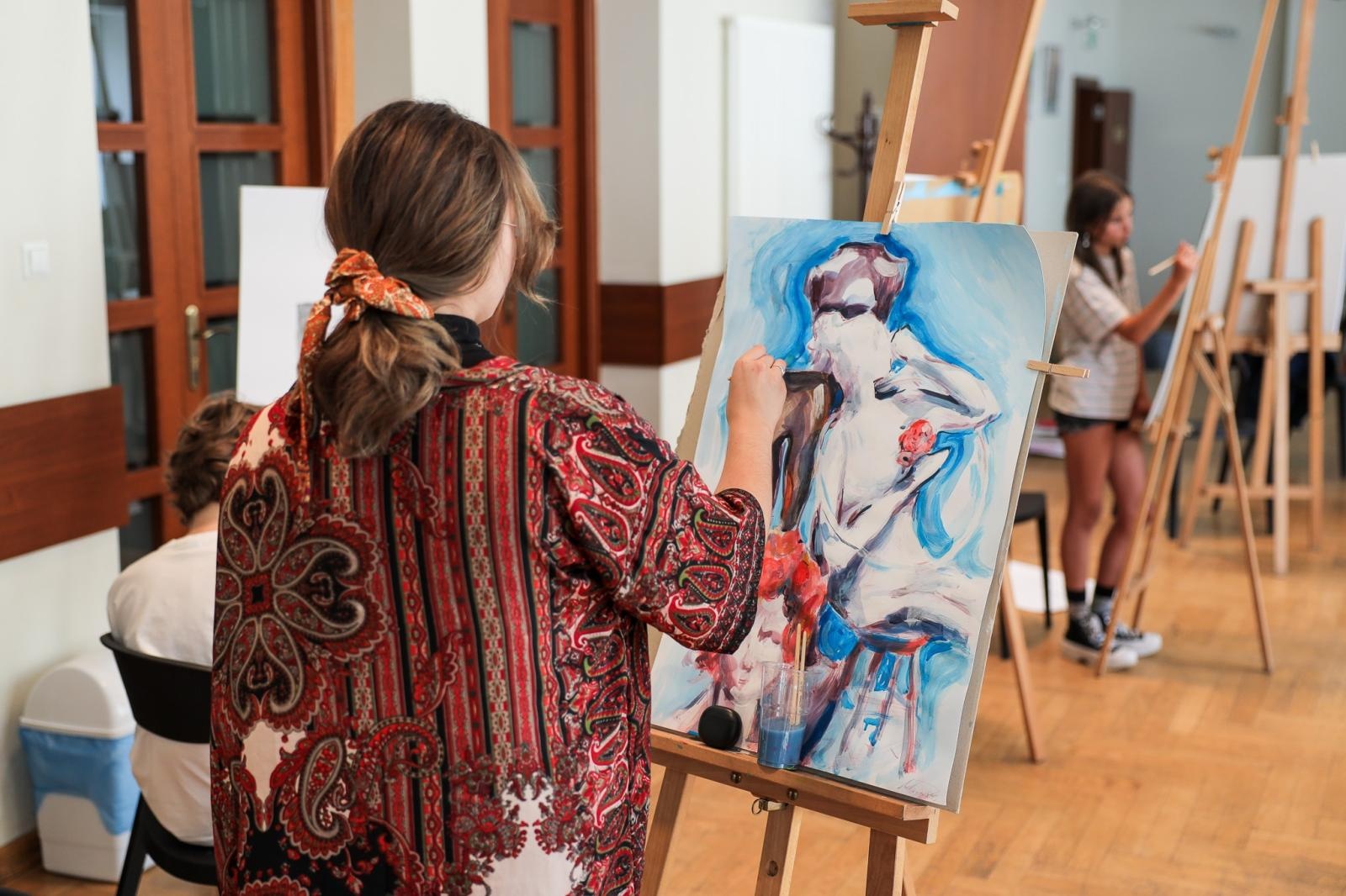 Zdjęcie w galerii na portalu naszraciborz.pl: Letnia pracownia malarstwa w RCK wiadomości z regionu