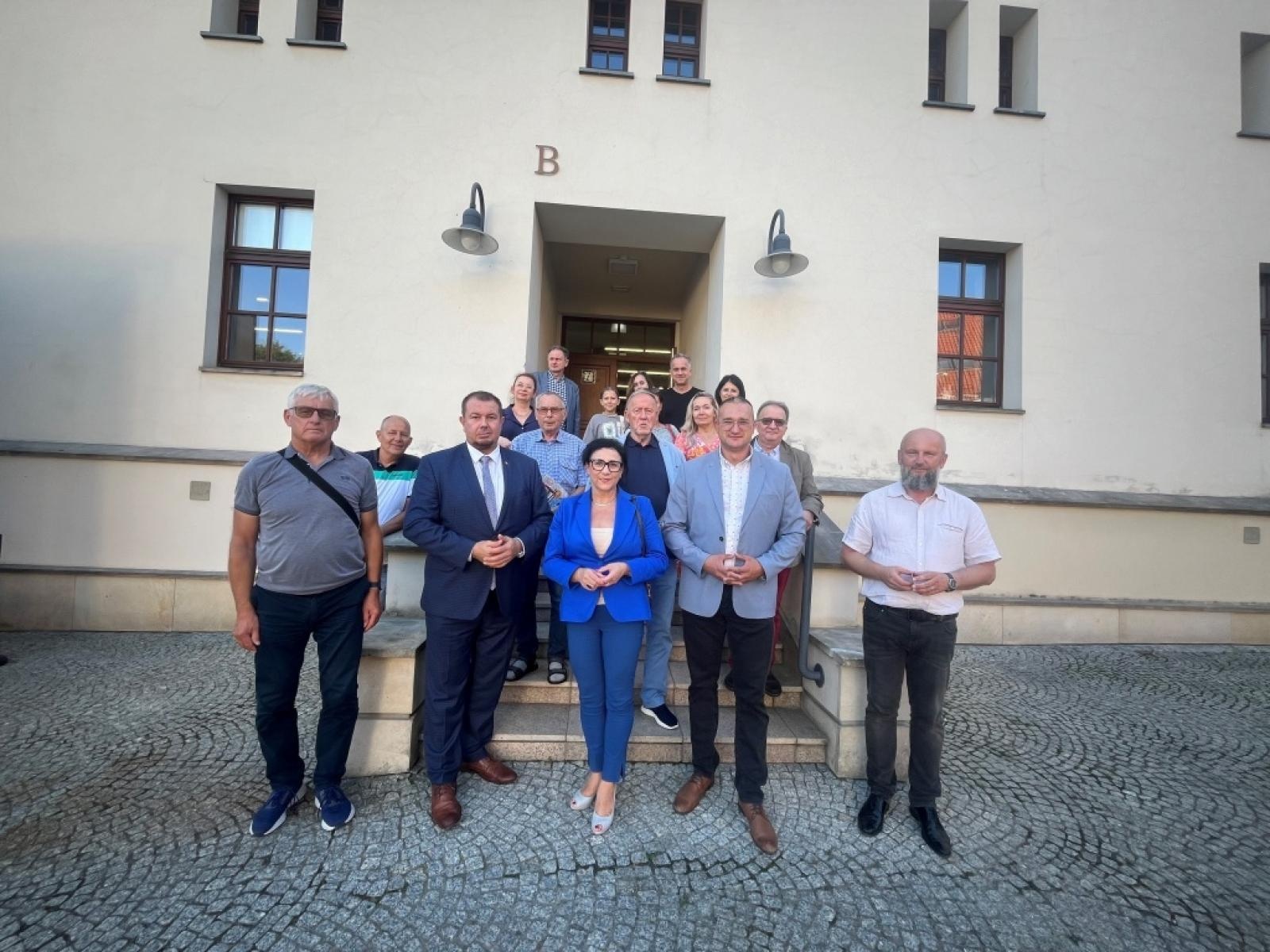 Zdjęcie w galerii na portalu naszraciborz.pl: Modernizacja Roku i Budowa XXI Wieku. Komisja oceniała raciborski zamek wiadomości z regionu