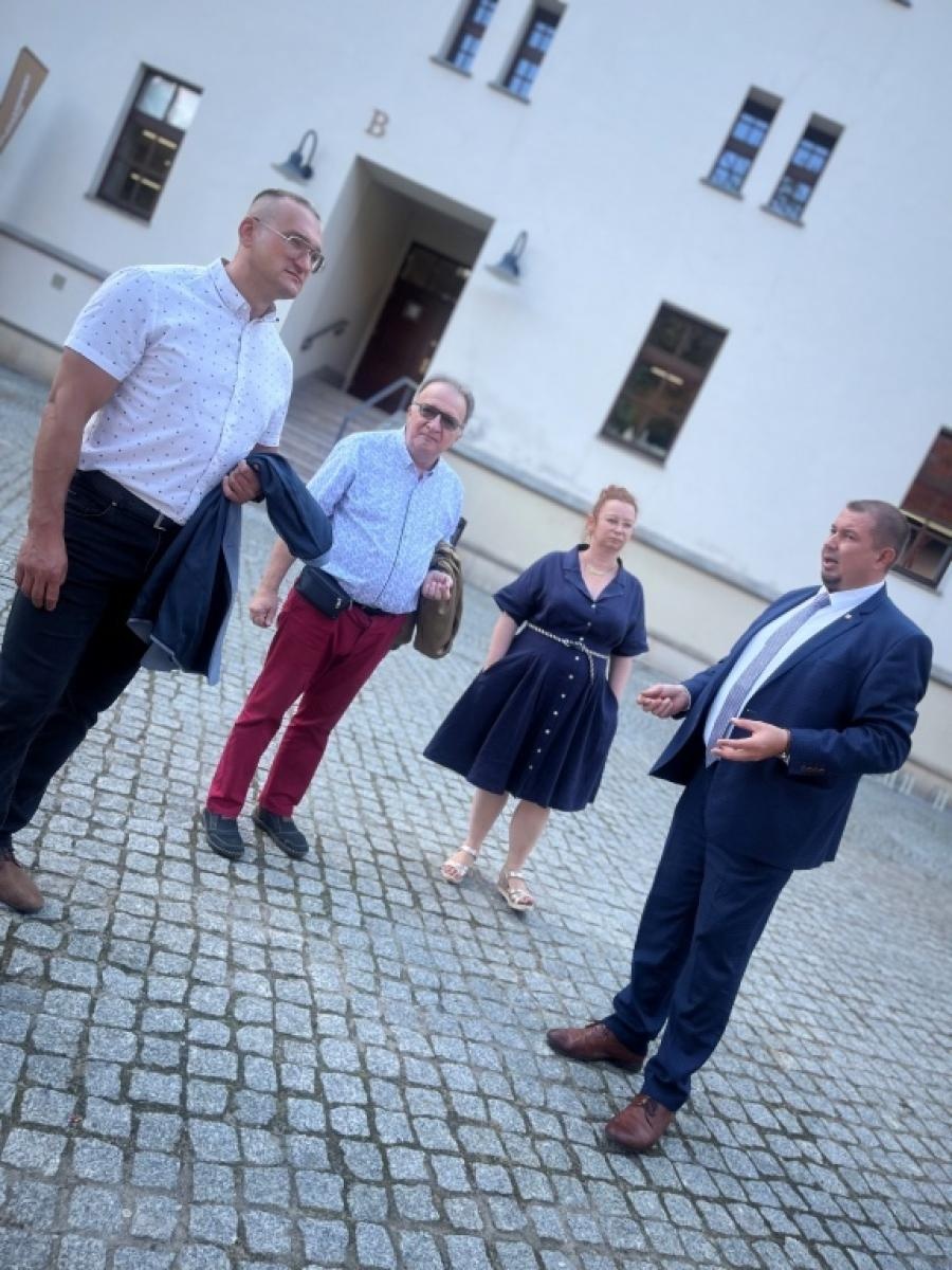 Zdjęcie w galerii na portalu naszraciborz.pl: Modernizacja Roku i Budowa XXI Wieku. Komisja oceniała raciborski zamek wiadomości z regionu