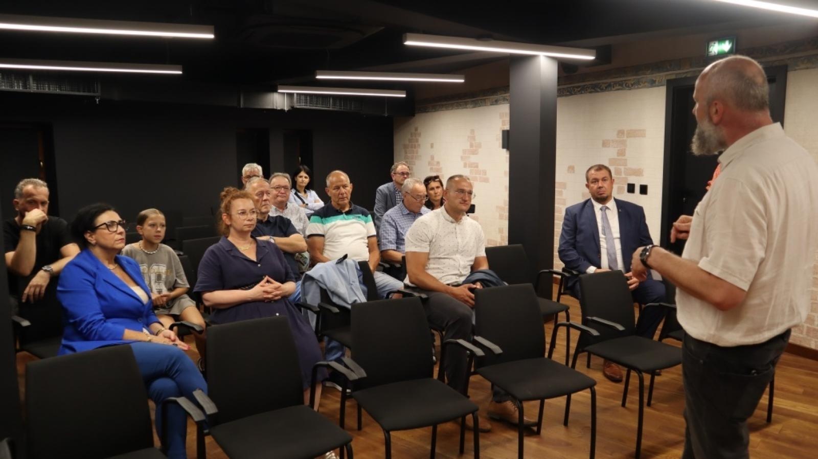 Zdjęcie w galerii na portalu naszraciborz.pl: Modernizacja Roku i Budowa XXI Wieku. Komisja oceniała raciborski zamek wiadomości z regionu