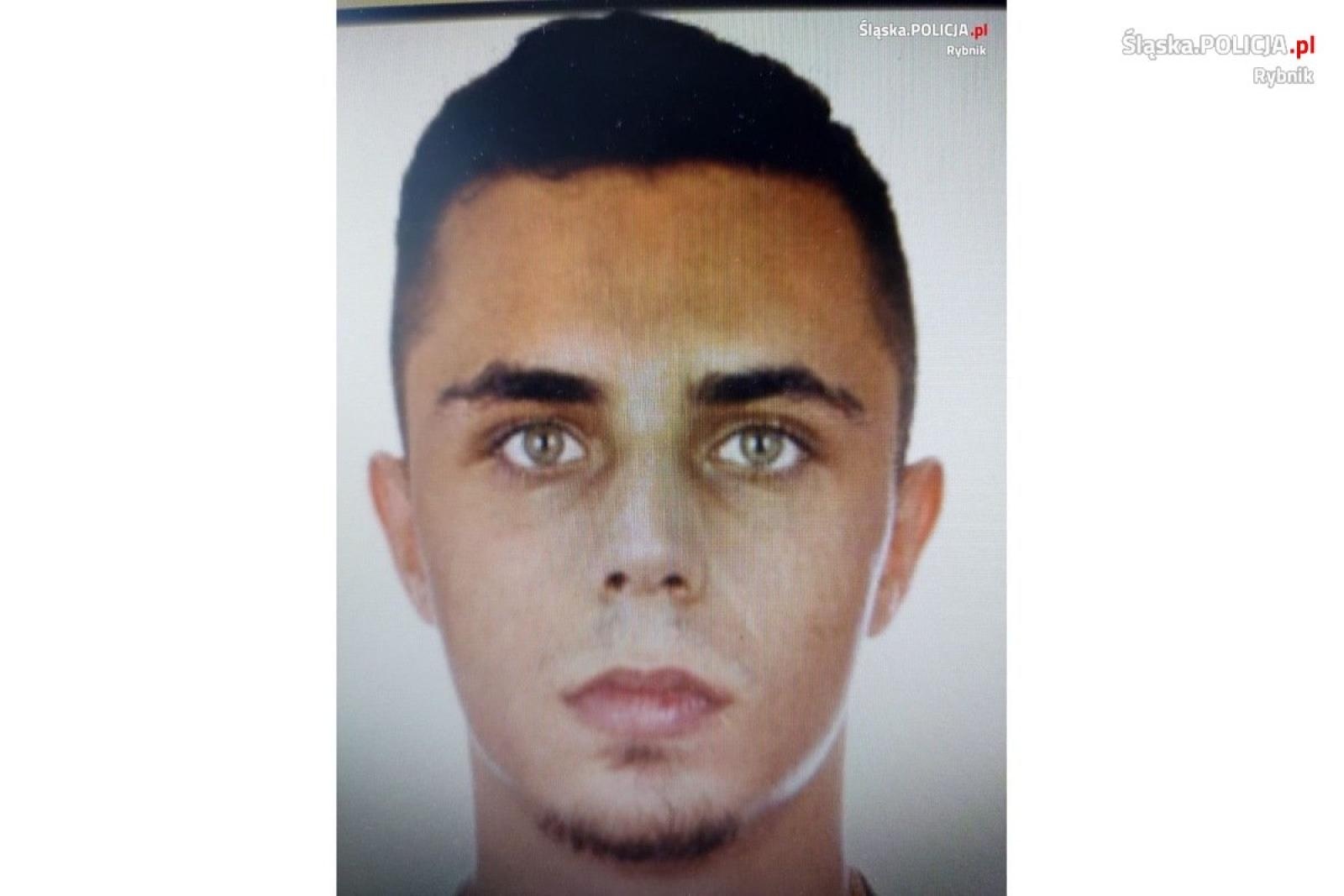 Zdjęcie w galerii na portalu naszraciborz.pl: Oszustwa na wnuczka. Policja publikuje wizerunki podejrzanych wiadomości z regionu